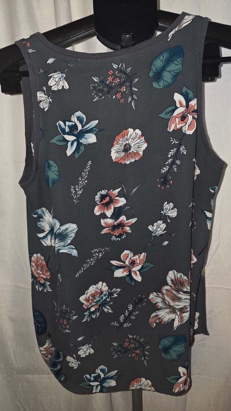 LOFT Petites SP Gray Floral Pocket Scoop Neck Sleeveless Tank Top - Picture 3 of 5
